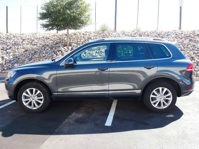 Volkswagen Touareg 2013 photo 1