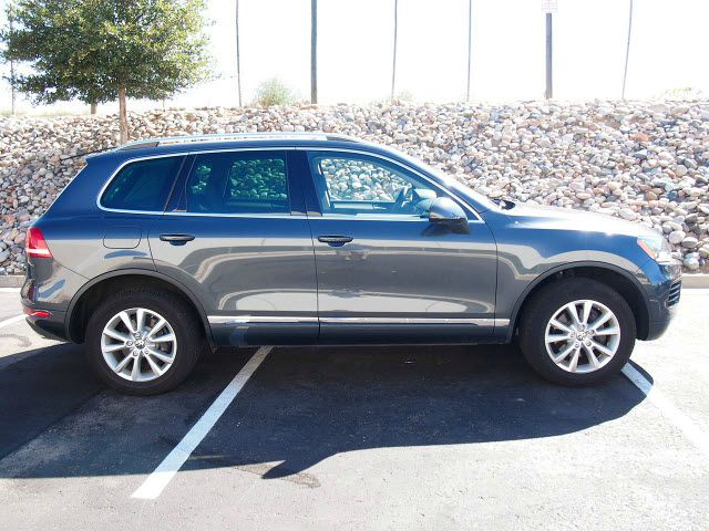 Volkswagen Touareg 2013 photo 2