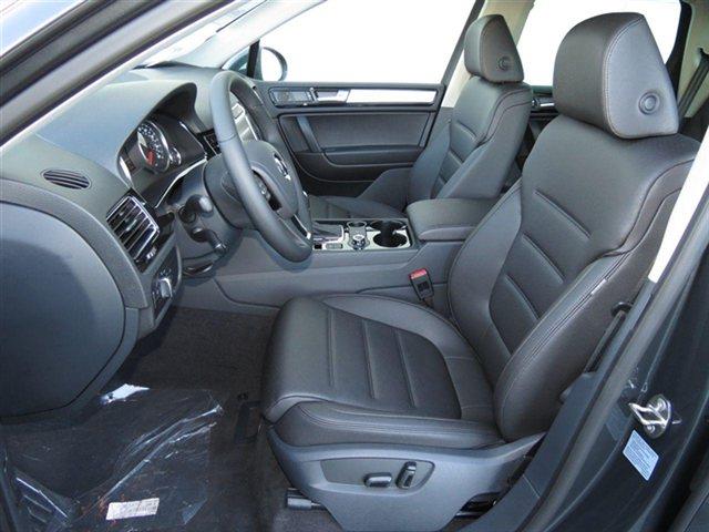 Volkswagen Touareg 2014 photo 1