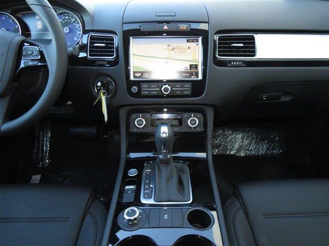 Volkswagen Touareg 2014 photo 2