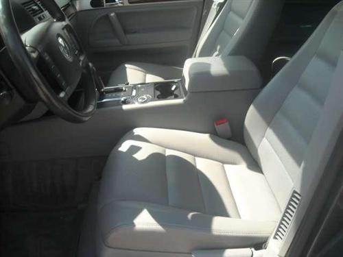 Volkswagen Touareg 2 2004 photo 2
