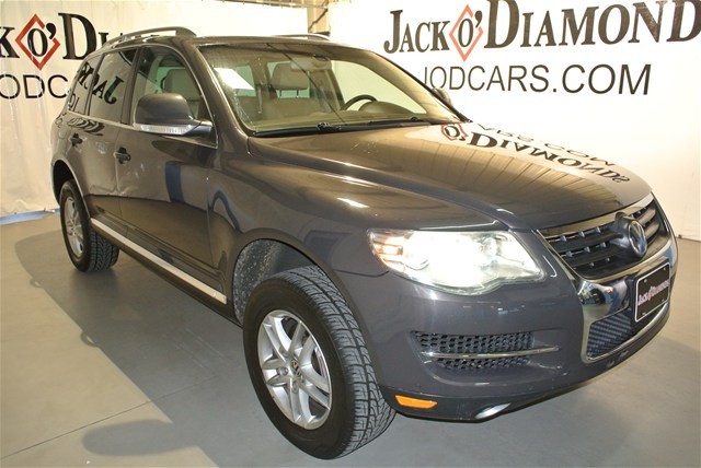 Volkswagen Touareg 2 Red Line Unspecified