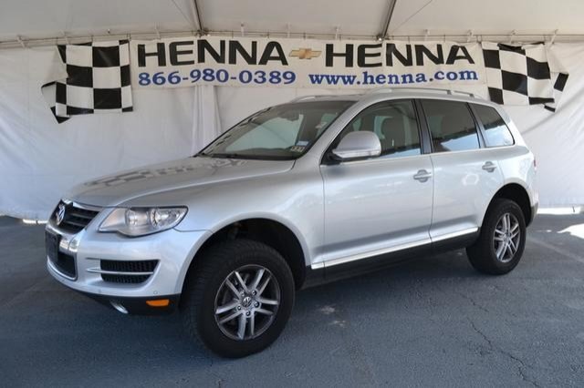 Volkswagen Touareg 2 Red Line Unspecified