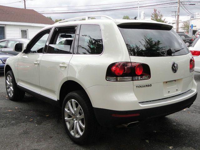 Volkswagen Touareg 2 LIMI Unspecified