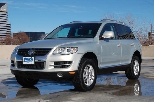 Volkswagen Touareg 2 Red Line Unspecified