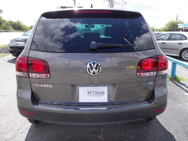 Volkswagen Touareg 2 LT Leather SUV