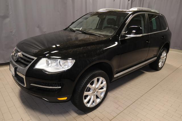 Volkswagen Touareg 2 Red Line Unspecified