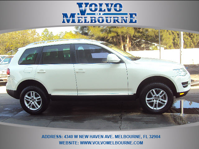 Volkswagen Touareg 2 Red Line Unspecified