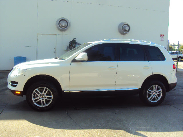 Volkswagen Touareg 2 2008 photo 2
