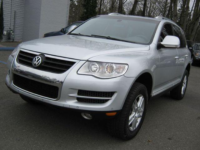 Volkswagen Touareg 2 Renegade - Clean Carfax Sport Utility