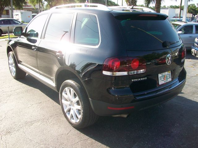 Volkswagen Touareg 2 LT Leather SUV