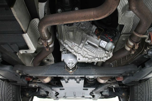 Volkswagen Touareg 2 Limited 4D Utility 4WD SUV