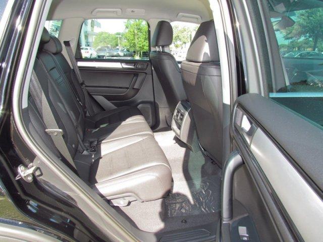 Volkswagen Touareg 2 2012 photo 3