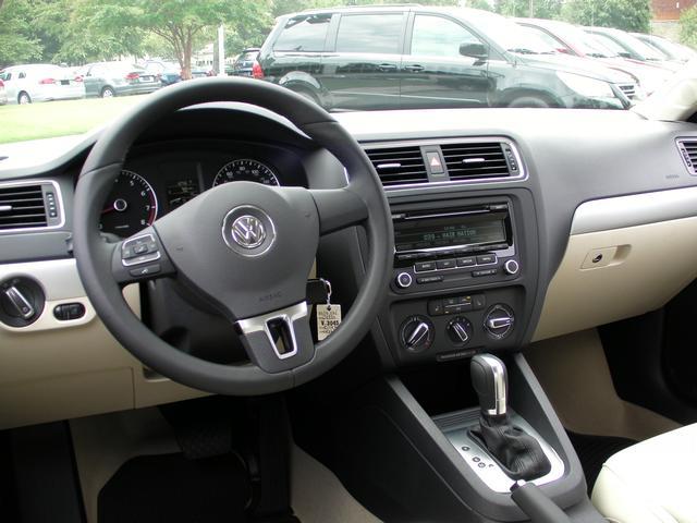 Volkswagen Unspecified 2014 photo 3