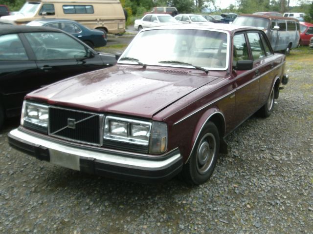 Volvo 240 1981 photo 4