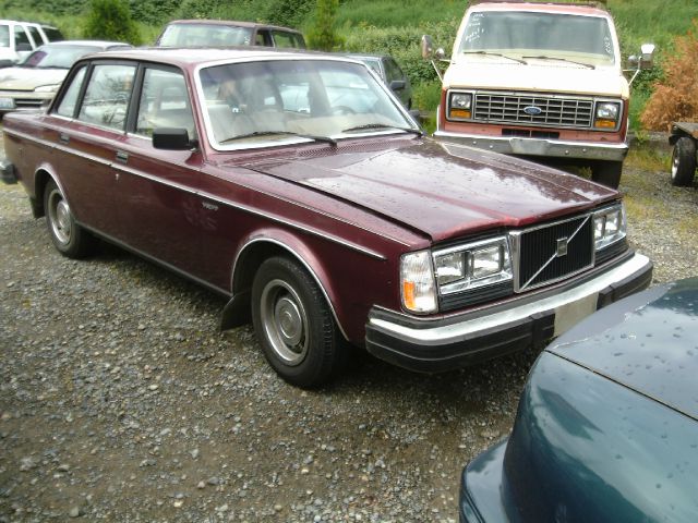 Volvo 240 1981 photo 5