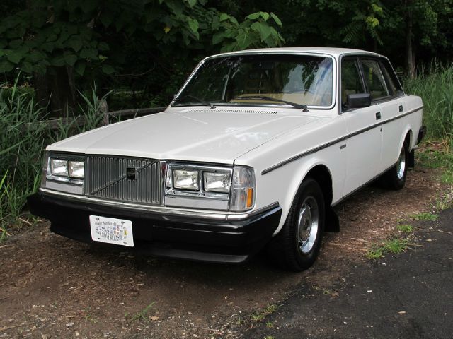 Volvo 240 1985 photo 4