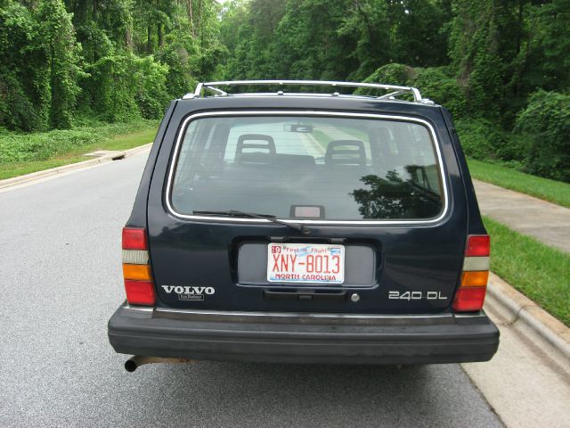 Volvo 240 1988 photo 2