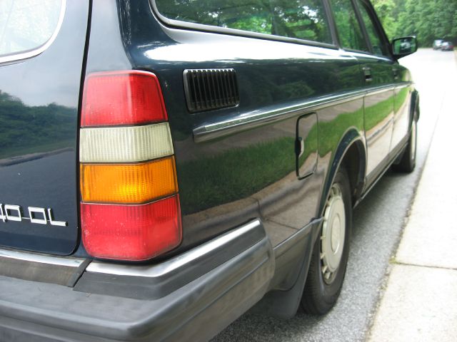Volvo 240 1988 photo 24