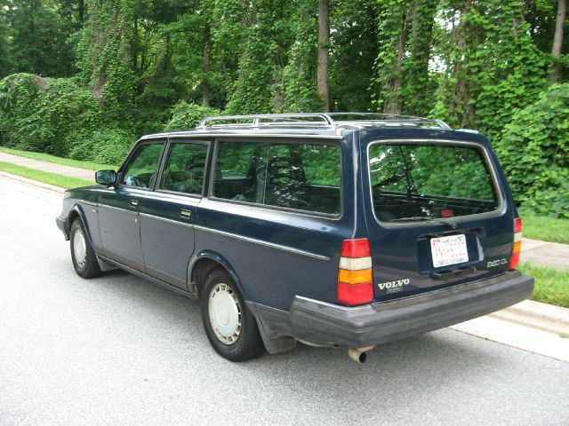 Volvo 240 1988 photo 32