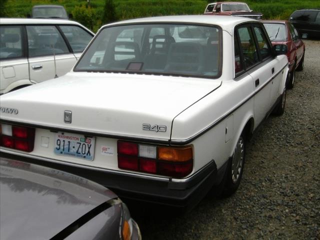 Volvo 240 1991 photo 1