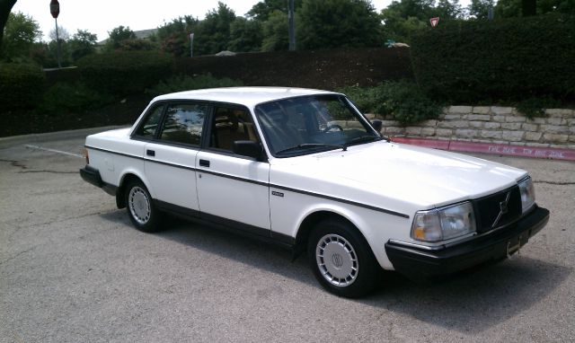 Volvo 240 1992 photo 3