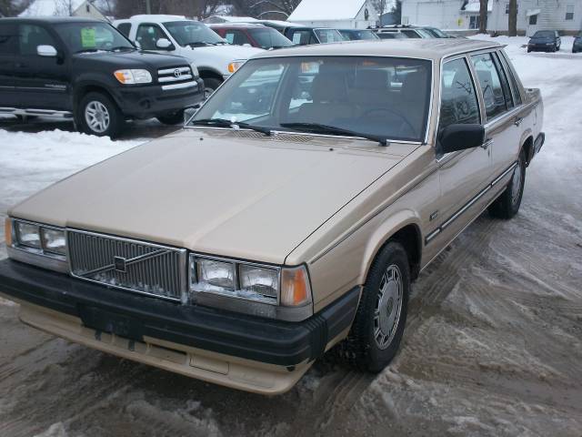 Volvo 740 Series 3.0 Quattro Sedan