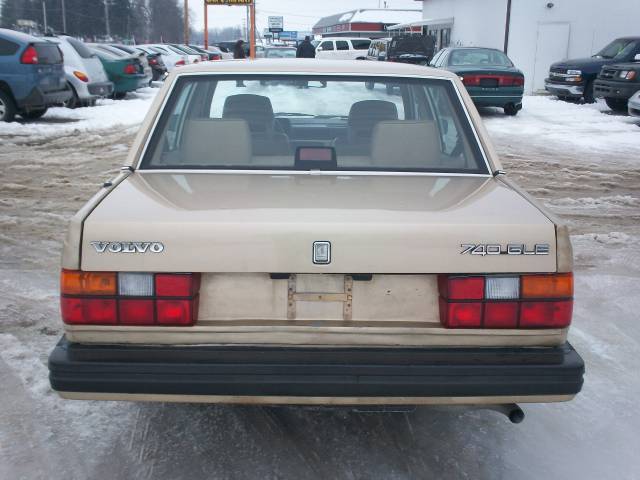 Volvo 740 Series 1988 photo 3