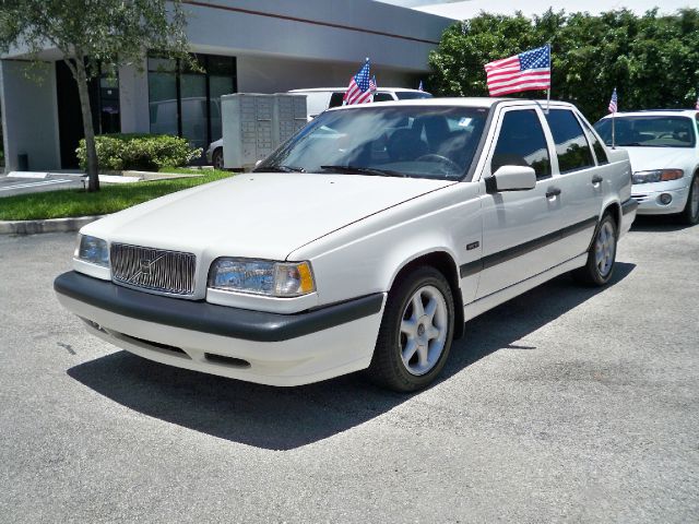 Volvo 850 Series 1996 photo 2