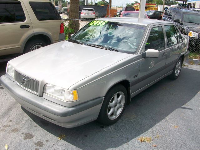 Volvo 850 Series Base Sedan