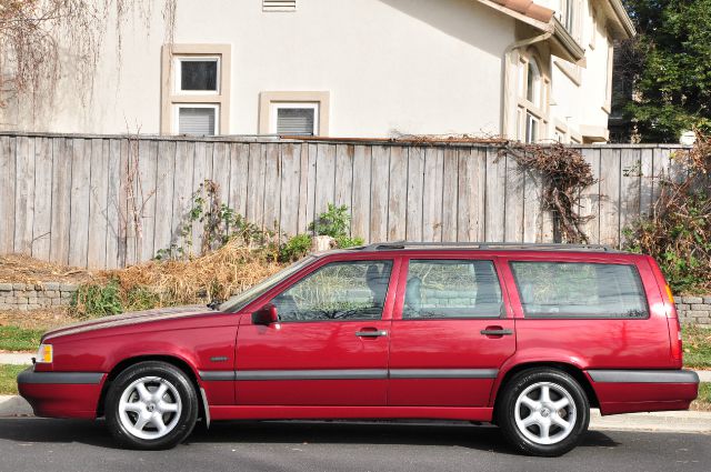 Volvo 850 Series LS Special Value Wagon
