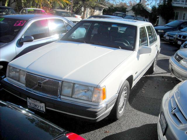 Volvo 960 Series Base Sedan