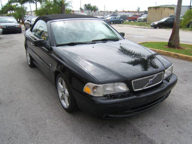 Volvo C70 2000 photo 1