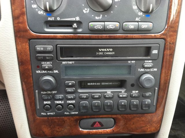 Volvo C70 2001 photo 2