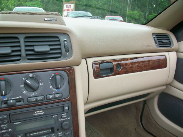 Volvo C70 2001 photo 11