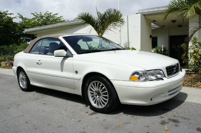 Volvo C70 2003 photo 2