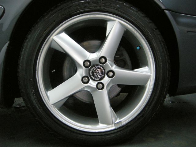 Volvo C70 2004 photo 2