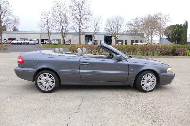 Volvo C70 2004 photo 1