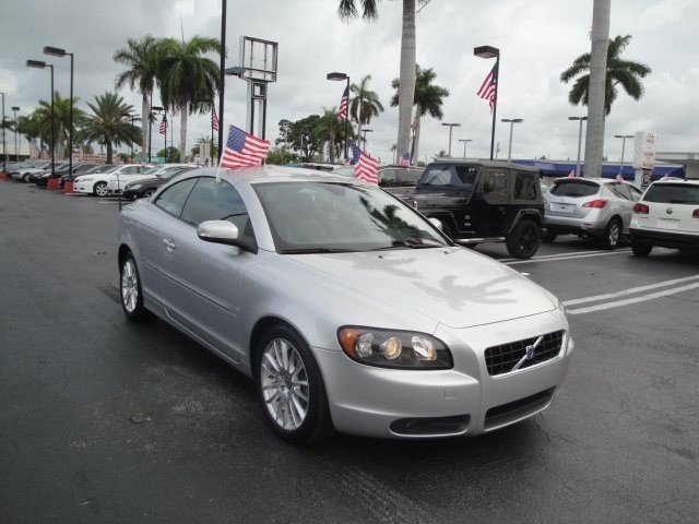 Volvo C70 2008 photo 2