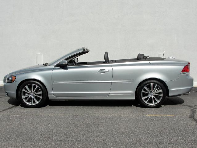 Volvo C70 2010 photo 1