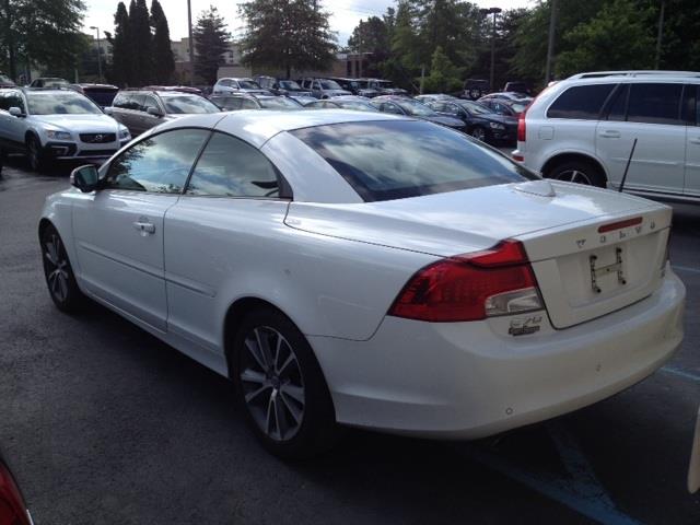 Volvo C70 2011 photo 2