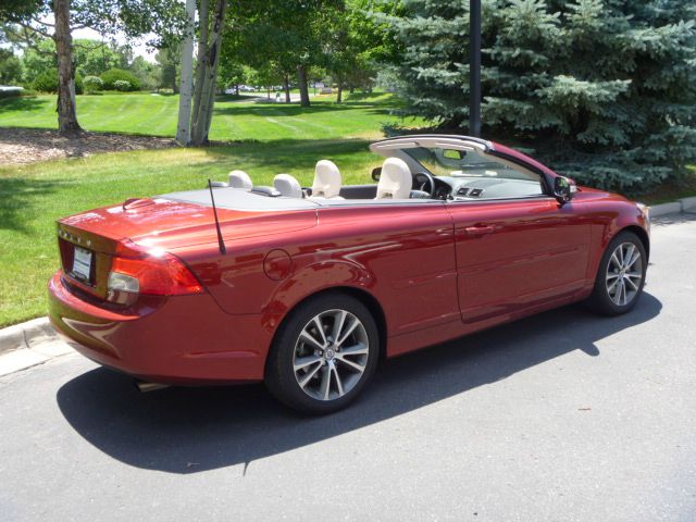 Volvo C70 2011 photo 2