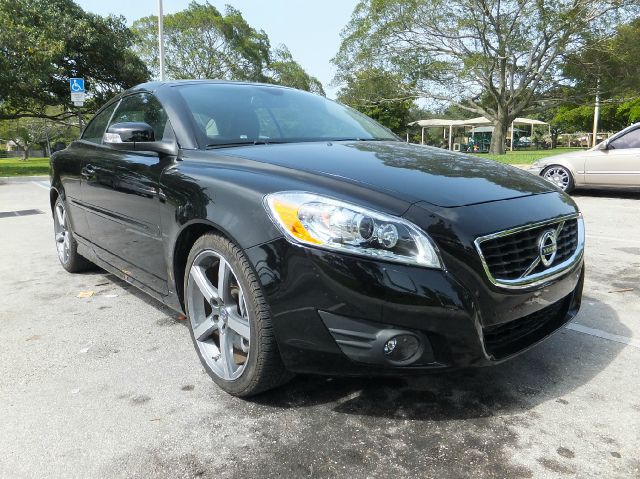 Volvo C70 2011 photo 2