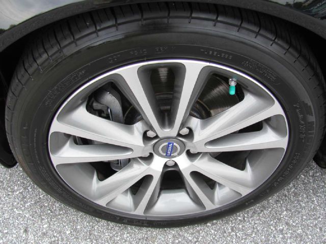 Volvo C70 2012 photo 2