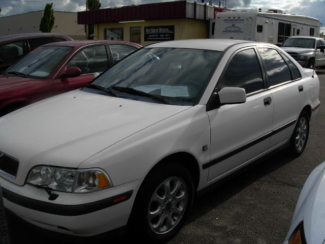 Volvo S40 2000 photo 2