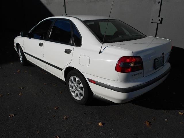 Volvo S40 2000 photo 2