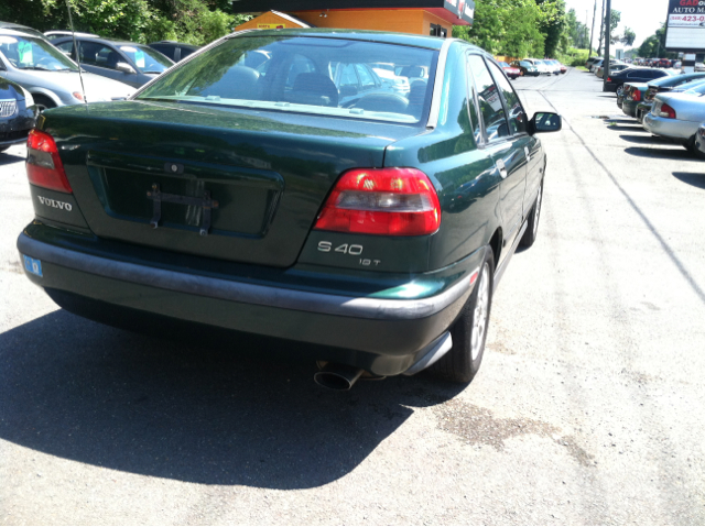 Volvo S40 2000 photo 1