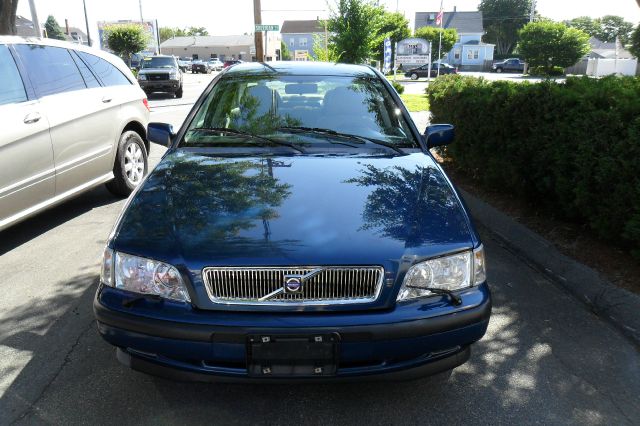 Volvo S40 2000 photo 1