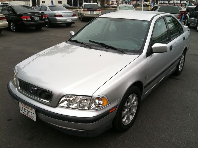 Volvo S40 2000 photo 1