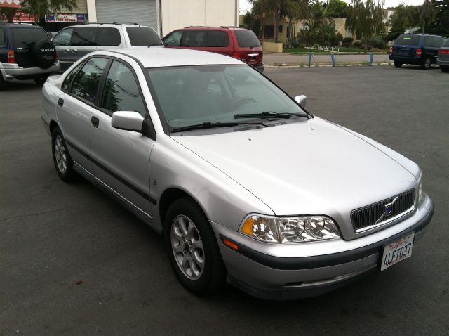 Volvo S40 2000 photo 2